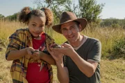 Süß, die Mini-Krokodile, bei deren Ausbrütung Nandi (Sohela Oliphant) mitgeholfen hat. Fritz (Guido Hammesfahr) ist ebenfalls begeistert. Aber was, wenn die Reptilien groß und gefährlich werden?