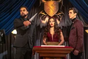 (v.l.n.r.) Godric (Nathan Witte); Maggie Vera (Sarah Jeffery); Parker (Nick Hargrove)