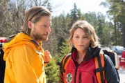 Bei Katharinas (Luise Bähr) erstem Einsatz nach dem tragischen Verlust ihres Kindes kommen schmerzliche Erinnerungen hoch. Markus (Sebastian Ströbel) fürchtet, dass sie sich zu viel zumutet.
