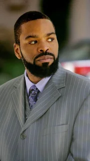 Der stadtbekannte Drogendealer und Clubbesitzer Kellen "Drops" Tyford (Method Man) wird verdächtigt, in die zwei Morde verwickelt zu sein. Doch er hat ein Alibi: Er sitzt gerade eine Haftstrafe im Gefängnis von Las Vegas ab...