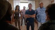 Um Sang Min (Will Yun Lee, 2.v.l.) zu helfen, müssen Steve (Alex O'Loughlin, 2.v.r.), Kono (Grace Park, l.) und Grover (Chi McBride, r.) einen ganz besonderen Anwalt anheuern ...