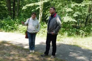 Axel Bulthaupt (r.) mit Sylvia Rademacher, Historikerin aus Wünsdorf.