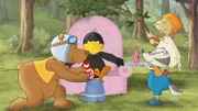Socke lässt sich von seinen Freunden verwöhnen.