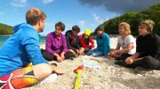 Tobi verabschiedet sich vom Team. Alle sind traurig.