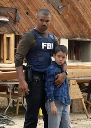 Derek Morgan (Shemar Moore, l.)