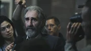 Dr. Arthur Wilde (John Lynch, M.)
