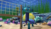 Timmy und Bess spielen Ball. Weil Timmy sich über Bess lustig macht, schreitet UMA ein und zeigt ihm mal, wie ein ‚Mädchenaufschlag’ geht.