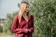 Alice (Issy Knopfler) macht sich große Sorgen um ihre entführte Tante Sylvia.