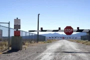 Wachtor in Area 51 (Groom Lake, Dreamland) bei Rachel, Nevada Area 51 Dateifotos