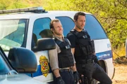 Als ein unzerstörbarer High Tech-Anzug gestohlen wird, müssen Steve (Alex O'Loughlin, r.) und Danny (Scott Caan, l.) ermitteln, um den Täter zu fassen ...
