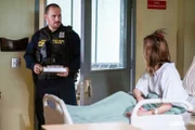 Erik Aude (Guard), Cobie Smulders (Dex Parios).