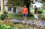 Moderator Axel Bulthaupt beim Kneippen