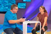Wie organisieren sich Schwärme? Studiogast Julia Schnetzer erklärt es Elton.