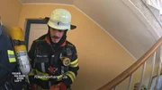 Brandmeister Max Becker bei einem Einsatz in einer Messiwohnung.