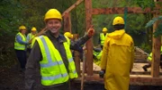 George Clarke mit seinem Team bei der 24-Stunden-Challenge.