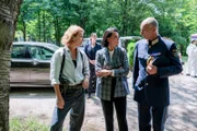 v.li.: Franziska Malzer (Caroline Frank), Maria Kerber (Edita Malovcic), Ernst Fiala (Paul Matić)