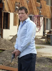 Roy Woodridge (Holt McCallany)