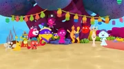 Überraschung! Alle feiern Jellies und Wums Geburtstag.