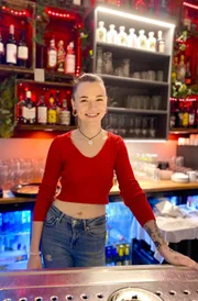 Fahrschülerin Christina Poblocki arbeitet in 2 Jobs gleichzeitig.