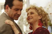 Die etwas verrückte Floristin Joy (Carol Kane) kann Monk (Tony Shalhoub) zwar nicht die gewünschten Informationen verschaffen, will jedoch unbedingt die perfekte Blume für ihn finden.  +++
