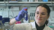 Amélie Sobek, Bachelorstudentin im 4. Semester Molekularbiologie an der Universität Duisburg-Essen.