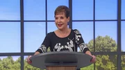 Joyce Meyer bei der Predigt
