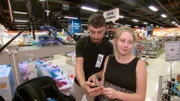 Loredana und ihr Freund Servet bei den Vorbereitungen für das Baby.