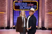 Moderator Kai Pflaume und seine Rateteam-Kapitäne Bernhard Hoëcker und Elton begrüßen in dieser Sendung die Sängerin Linda Hesse und den Sänger Lou Bega.
