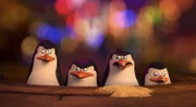 Der Schurke Dr. Octavius Brine hat mit der Zeit einen Hass gegen alle Pinguine entwickelt und will ihnen schreckliche Dinge antun. Die Gelegenheit für die Pinguine Kowalski (l.), Skipper (2.v.l.), Rico (2.v.r.) und Private (r.), zu zeigen, was sie als Agenten wirklich drauf haben ...
