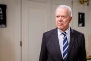 Werner (Dirk Galuba) erfährt, dass Katja Markus wegen Vincent verlassen hat.