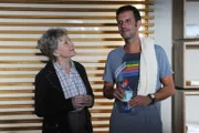 Hildegard (Antje Hagen, l.); Nils (Florian Stadler, r.)