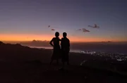 Sonnenuntergänge wie über Pappet werden Judith und Adam sicher nie vergessen.