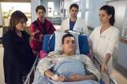 (v.l.n.r.) Meike Lorenz (Julia Schmidt); Dr. Theresa Koshka (Katharina Nesytowa); Jasper Felden (Nino Böhlau); Dr. Niklas Ahrend (Roy Peter Link)