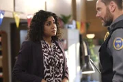 Emily Price (Vella Lovell) and Frank Shaw (Joel McHale)