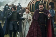 Albrecht von Habsburg (Laurence Rupp) und seine Frau Elisabeth (Mariann Hermányi) statten Ulrich Cillei (Ernö Fekete) einen Besuch im Feldlager ab.