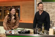 Kandidatin Melina Gross und Moderator Alexander Kumptner
