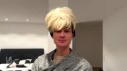 S03E144: Die schwäbische Karin aka Candy nimmt sich heute mal Tims Zimmer unter die Lupe und was sie da findet passt auf einen kleinen? Finger. Mit einer lustigen Challenge und Comedy geht es dann auch am Abend weiter.