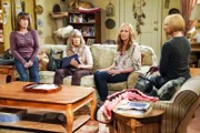 (v.li.): Beth Hall (Wendy), Mimi Kennedy (Marjorie), Allison Janney (Bonnie), Jaime Pressly (Jill).
