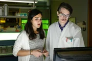 v.l.n.r. Olivia Fareedi (Nilam Farooq), Lorenz Rettig (Daniel Steiner)