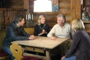(v.li.): Andreas Kiendl (Klaus Lechner), Andrea L’Arronge (Gräfin Schönberg), Heinz Marecek (Hannes Kofler), Kristina Sprenger (Karin Kofler).