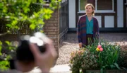 Noch ahnt Gillian Ward (Karoline Eichhorn) nicht, dass sie von ihrem Nachbarn rund um die Uhr beobachtet wird.