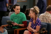 Durch einen Unfall in der Badewanne ist Penny gezwungen, Sheldon um Hilfe zu bitten.