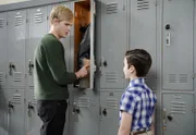 Tommy Clarkson (Ryan Cargill, l.); Sheldon Cooper (Iain Armitage, r.)