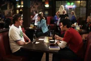 Können nicht fassen, dass Barney und Abby ein Paar sind: Ted (Josh Radnor, r.) und Marshall (Jason Segel, l.) ...