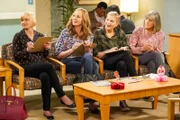(v.l.n.r.) Jill (Jaime Pressly); Bonnie (Allison Janney); Tammy (Kristen Johnston); Marjorie (Mimi Kennedy)