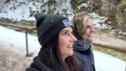 S03E140: Jey und beste Freundin Joy staunen über die Gletscherspalte in Partnachklamm.