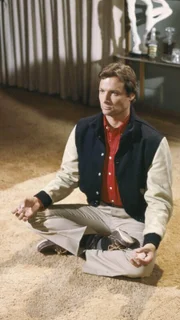 Howie Munson (Douglas Barr)