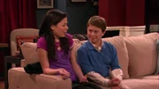 Carly Shay (Miranda Cosgrove), Nevel Papperman (Reed Alexander)