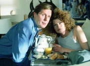 Stefan (Sigmar Solbach) und Vanessa (Denise Virieux) können sich nur heimlich treffen...
