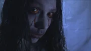 Geiste Dame mit blutigen Augen